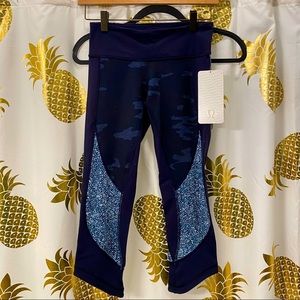 NWT Blue Camo Lululemon Athletica Leggings Size 4